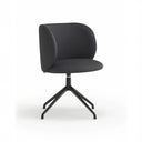 Silla tapizada MOGI con pie giratorio negro, en polipiel negro, vista en tres cuartos – Teulat