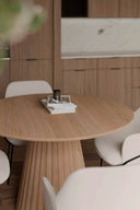 Mesa de comedor redonda o rectangular: cuál elegir según tu espacio