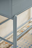 Consola CORVO de 120 cm con 1 puerta y 2 cajones, en gris perla – Teulat