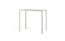 Mesa alta Piave 120x70 High con taburetes, en una terraza – Nardi
