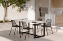 Mesa AUDREY Exterior 160, en negro, en una terraza