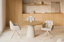 Silla TAIMI Giratoria 360º Acolchada en Cuadrícula, en beige, en un comedor