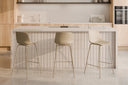 Taburete ELTON Bajo NUEVO, en beige, en una cocina