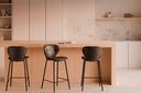 Taburete WILLIAM Alto Polipiel NUEVO, en gris, en una cocina