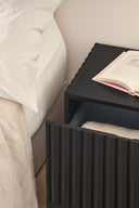 Mesita de noche DORIC de 52 cm con 1 cajón, en negro y gris antracita – Teulat