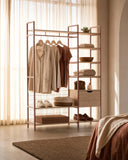 Vestidor abierto AMARA de 140 cm con cajón, en terracota, en un ambiente
