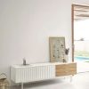 Mueble TV blanco de la Colección Sierra con 2 puertas y 3 cajones