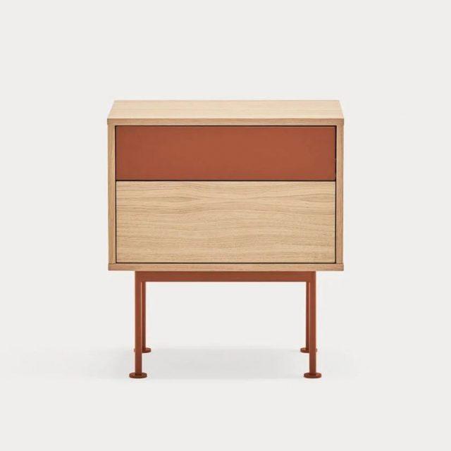 Mesita Yoko color teja con 2 cajones