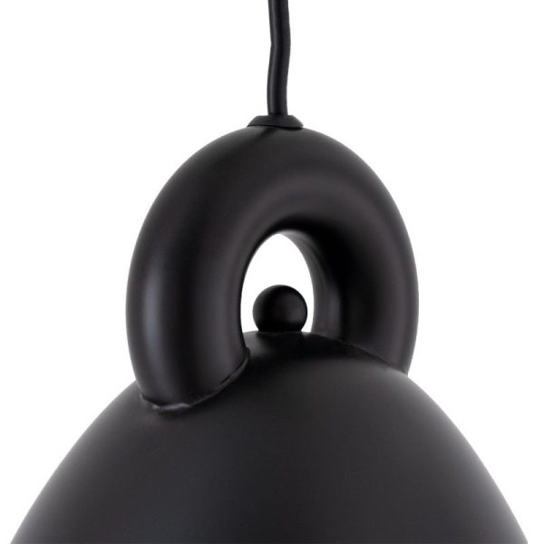 Lámpara de techo SEGART negra. Una minimalista lámpara de techo de líneas muy puras fabricada en aluminio color negro.
