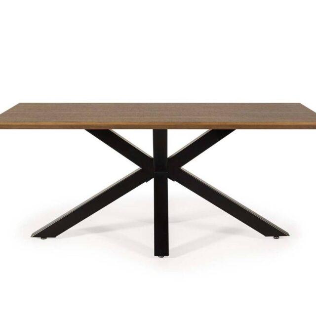 Mesa de Comedor con patas inclinadas de metal negro y acabado de nogal