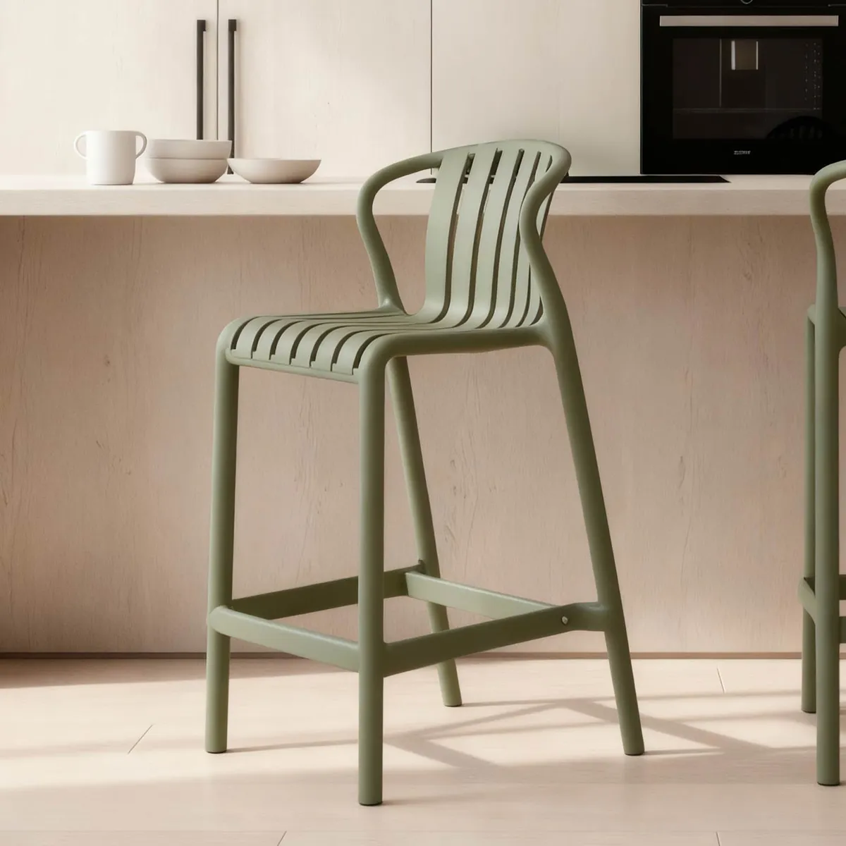 Taburete bajo BASTIAN verde