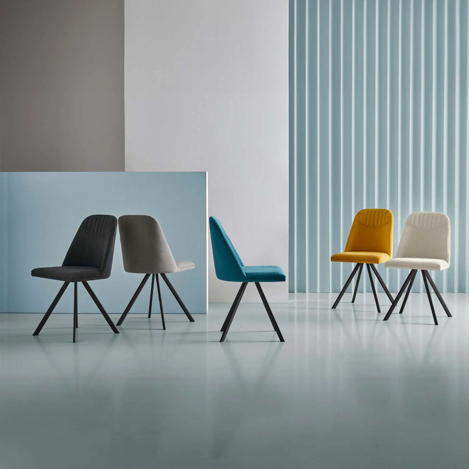 Conjunto de sillas Cris de varios colores